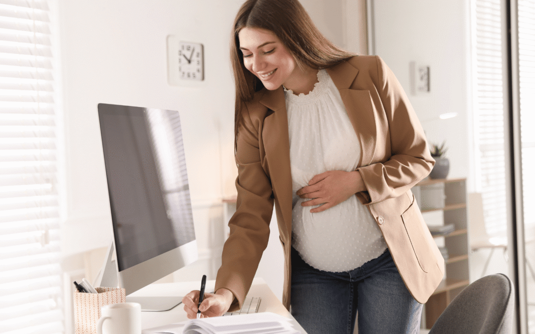 Como funciona o pagamento da licença-maternidade pela empresa? Entenda suas responsabilidades!